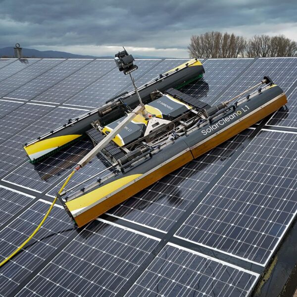 SolarCleano L1 - Solar Panel Cleaning Robot