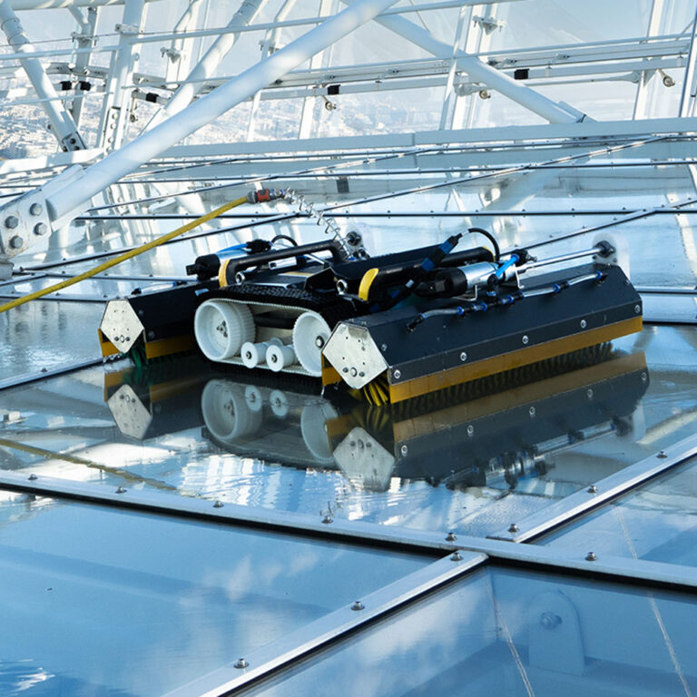 Solar Cleanbot SolarCleano M1 Mini: Solar Panel & Glass Cleaning Robot