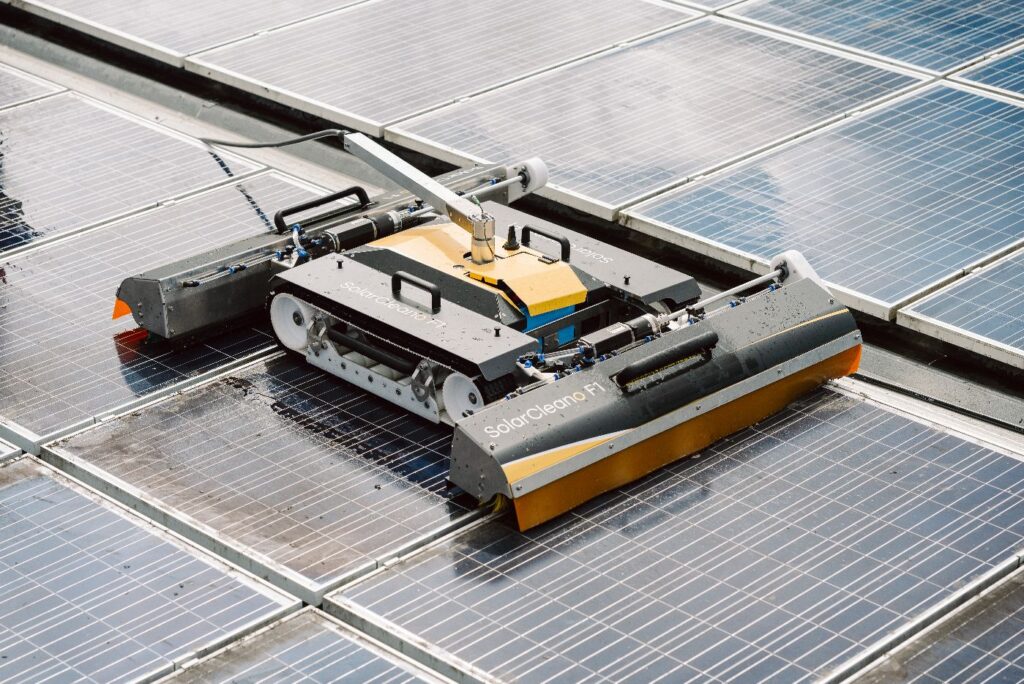 SolarCleano F1: Fast Solar Panel Cleaning Robot - Order Now